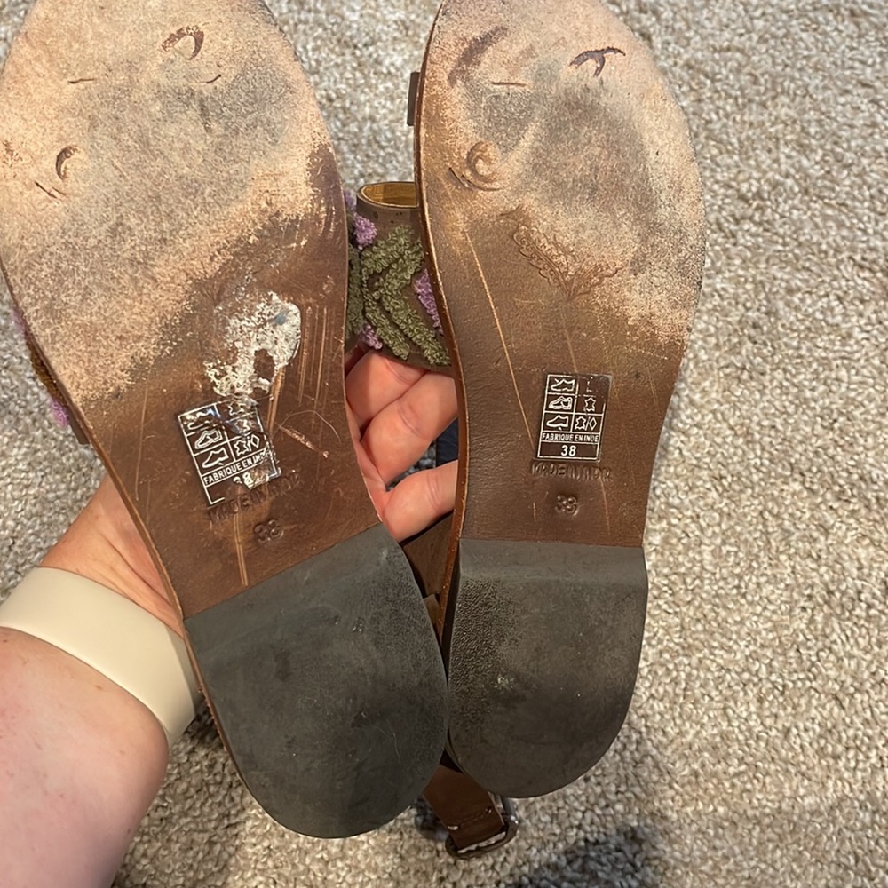 Free People Torrence Leather Aztec Embroidered Sandals Size 38 - Picture 3 of 3